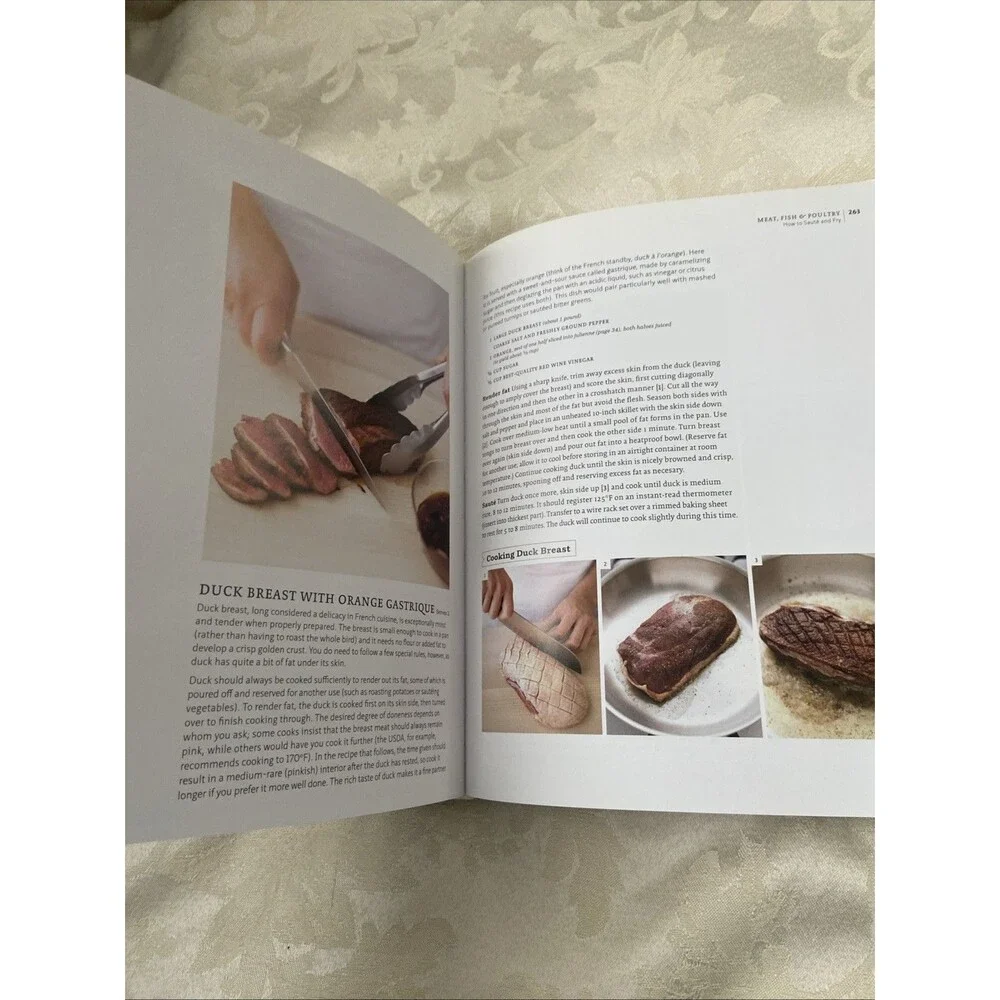 Martha Stewart's Cooking School : Lessons and Recipes for the Home Cook: a...
